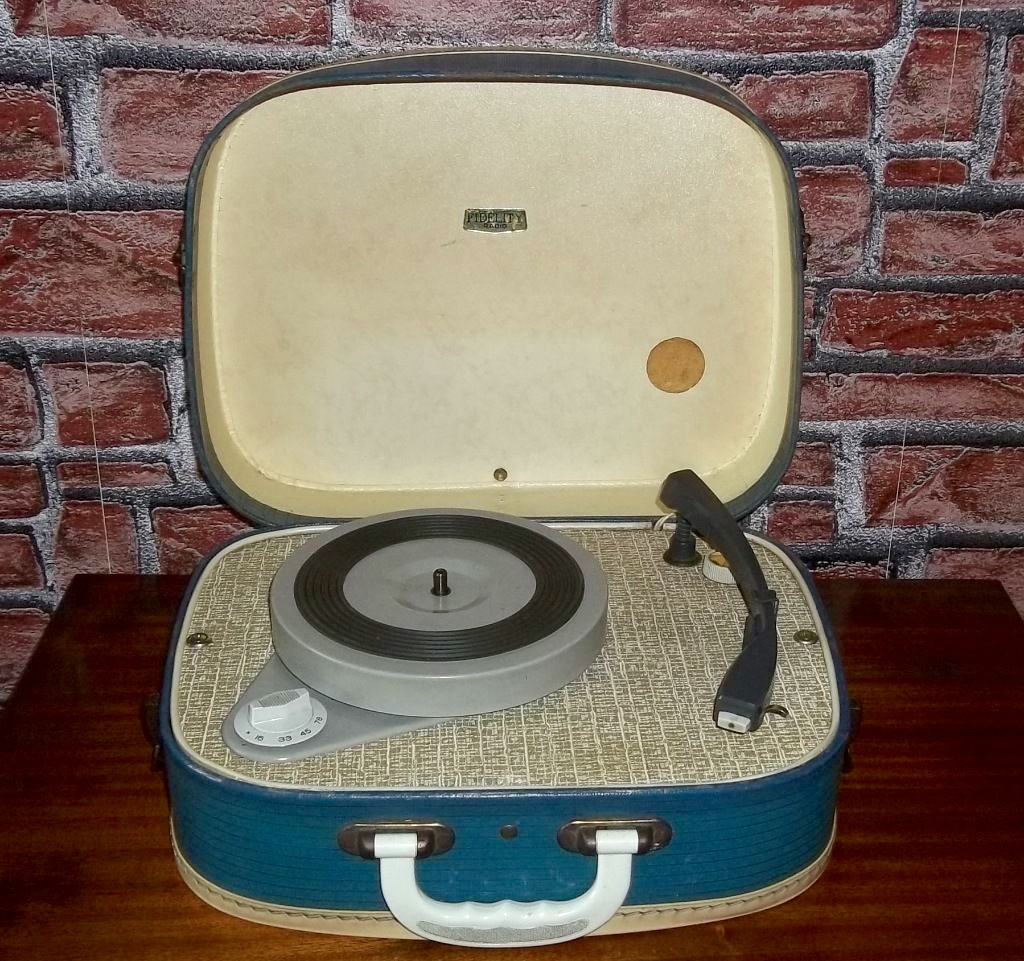 postadsuk.com-1-vintage-retro-1960s-suitcase-portable-record-player-turn-table-fidelity-radio-hf22-a-working-order